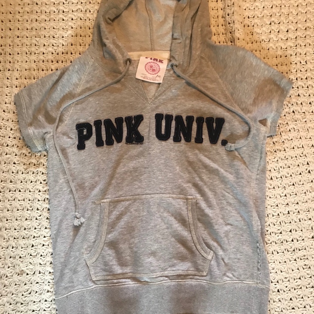 Pink shirt sleeve sweatshirt with good